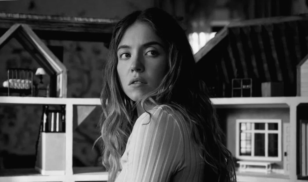 „The Housemaid“: Entdecke, wann Sydney Sweeneys nervenaufreibender Thriller verfügbar ist