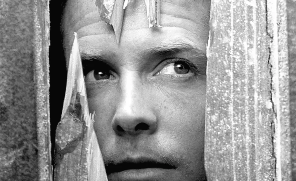 Überlebe einen Geisterkiller in dieser '90er-Jahre Horror-Komödie – jetzt kostenlos auf Tubi!