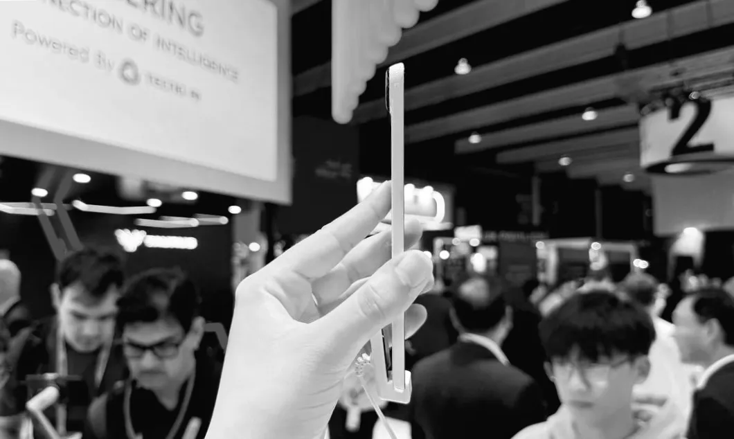 Tecno präsentiert auf dem MWC 2026 revolutionär schlankere Konzept-Smartphones