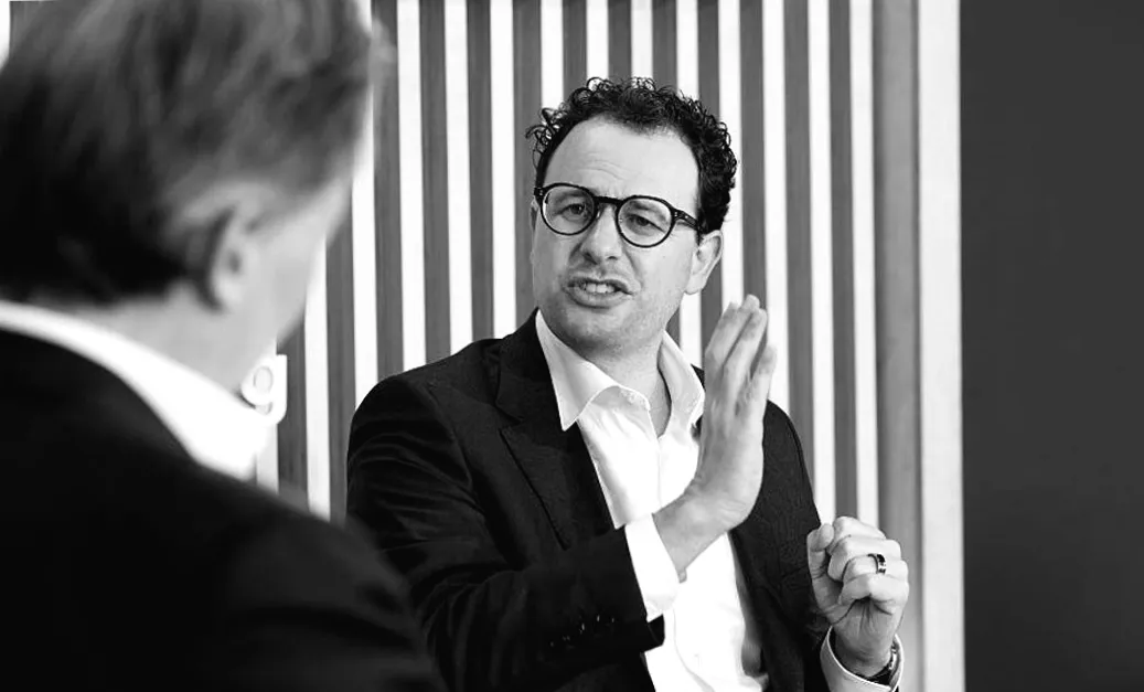 Trump fordert von den US-Behörden Stopp der Nutzung von Claude AI nach Stellungnahme von Anthropic zu Überwachungsbeschränkungen