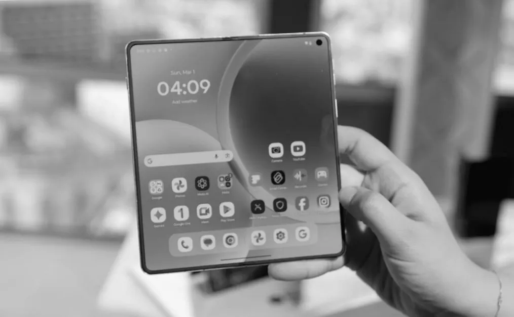 Motorola Razr Fold: Riesenakku trifft überraschend schlankes Design