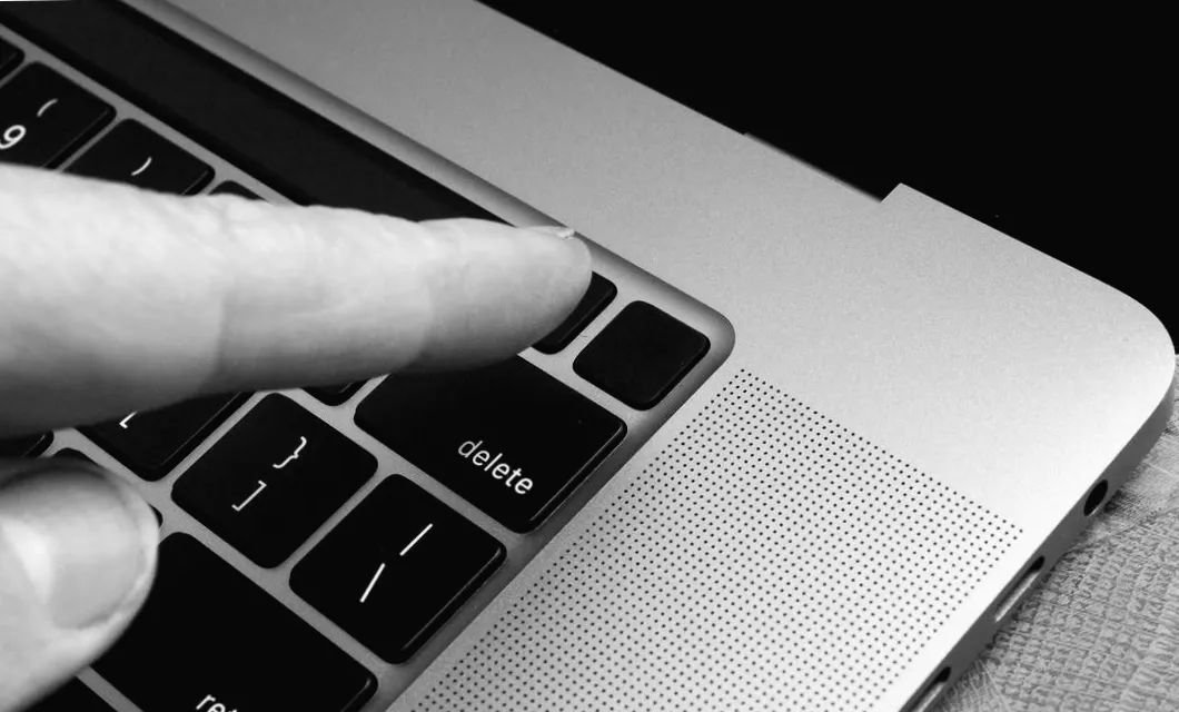 So setzen Sie Ihr MacBook zurück: Daten sicher löschen vor dem Verkauf oder Tausch.