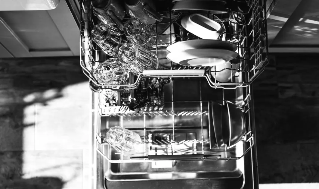 11 Dinge, die Ihre Geschirrspülmaschine heimlich zerstören könnte
