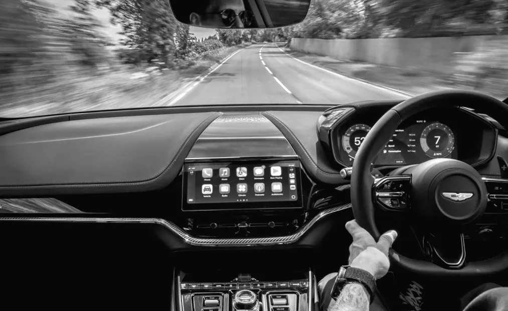 Apple Könnte Unterstützung für Konversationelle KI in CarPlay Einführen