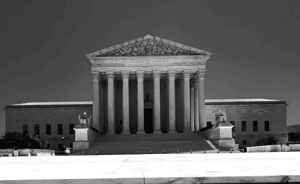 Oberster Gerichtshof entscheidet: Wer besitzt die Rechte an KI-Kunst?