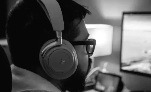 Meine Lieblings-Gaming-Kopfhörer von SteelSeries: Wie sie meine Akku-Sorgen für immer verschwinden ließen