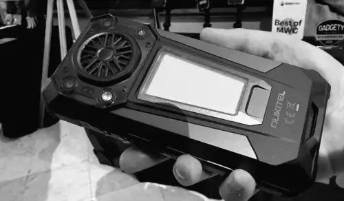 Dieses verzerrte "Firestarter"-Smartphone – Ein Muss für dein Camping-Set!