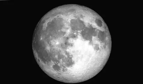 April-Pinkmond: Überraschende Verbindung zu Ostern, ohne rosa Farbspiel