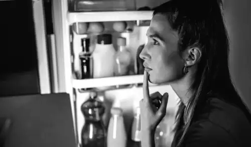 7 Lebensmittel, die laut Ernährungsberater Ihren Schlaf überraschend verbessern könnten