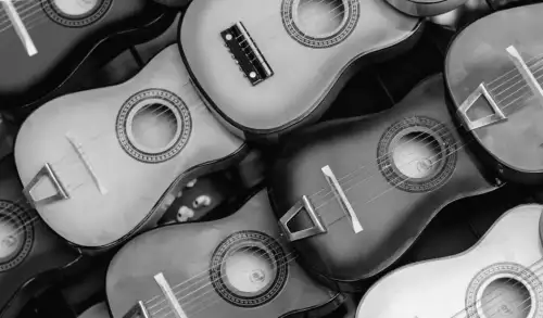 "Wie Künstliche Intelligenz Mir Half, Meine Gitarrenfähigkeiten zu Verbessern: Meine Erfahrungen"