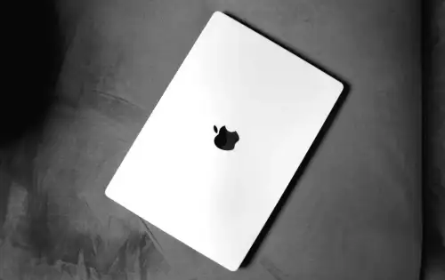 Laptop einfach zuklappen statt auszuschalten – Welche Risiken lauern wirklich?