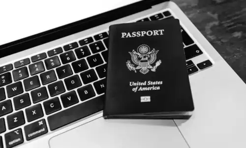 Zu Hause bleiben und Reisepass erneuern: Warum der Gang zur Post riskant sein könnte