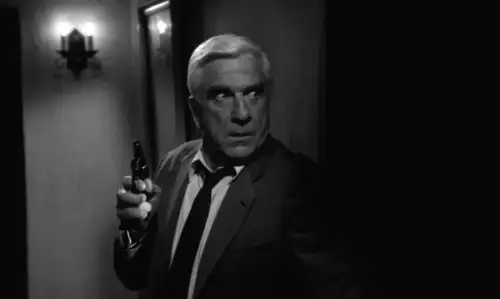 So kannst du die originalen "Nackte Kanone"-Filme in der richtigen Reihenfolge an einem Ort sehen