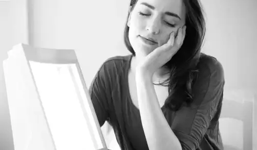 Der ultimative Energieschub: Wie Lichttherapie gegen die Frühjahrsmüdigkeit hilft