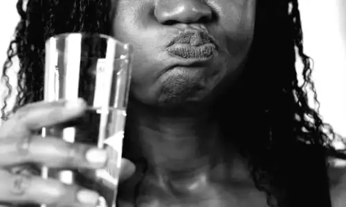 Warum du nach dem Zähneputzen nicht mehr ausspülen solltest – die überraschende Erklärung