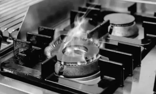 Hören Sie ein Klicken, aber Ihr Gasherd zündet nicht? Diese Tipps könnten helfen!