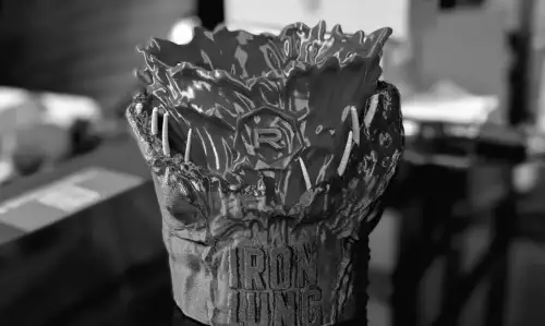 Drei Warnungen, bevor Markipliers verfluchter Eimer das Kino mit kostenlosem Popcorn heimsucht