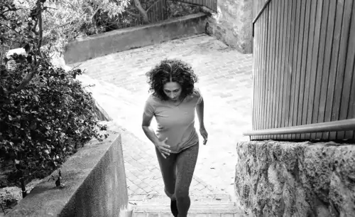 Warum Treppensteigen plötzlich so schwer wird – und wie Sie es ändern können